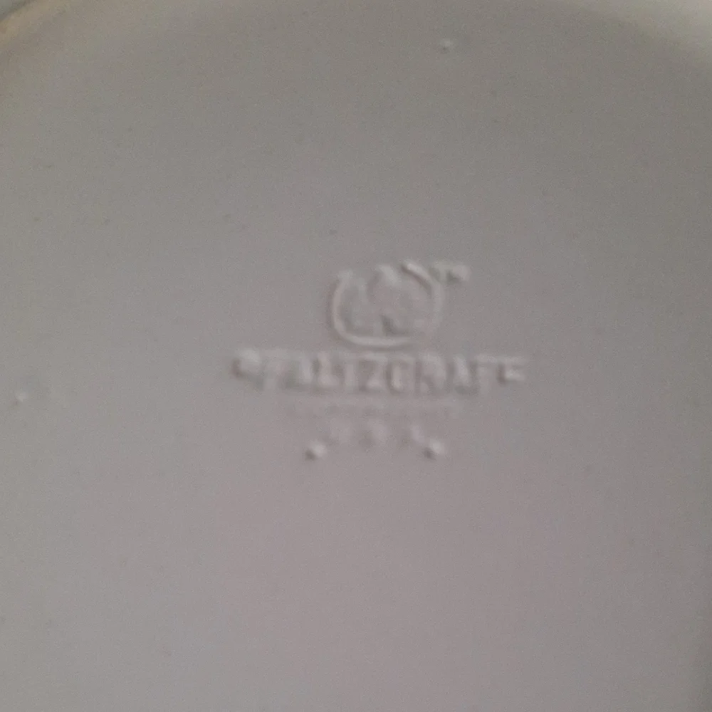 Set of 2 Pfaltzgraff White Dinner Plate with Holly and Red Berry Accents - Picture 2 of 13